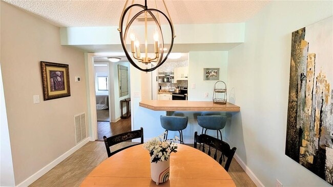 Building Photo - 1515 Pinellas Bayway S