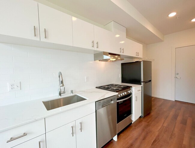 Interior Photo - Vue on Harvard