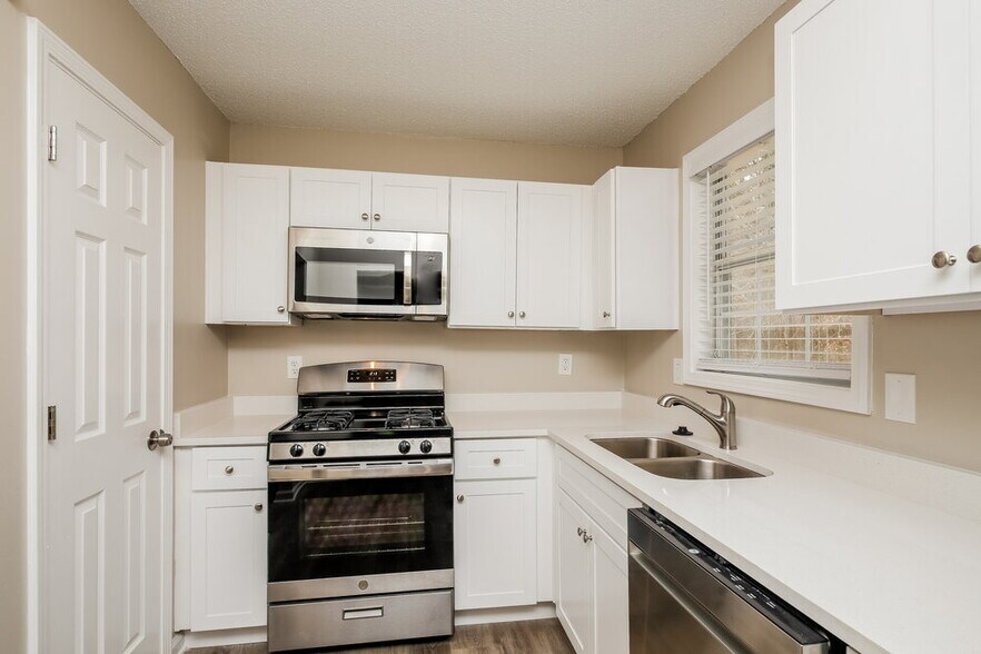 Building Photo - 428 Ivy Crest Dr