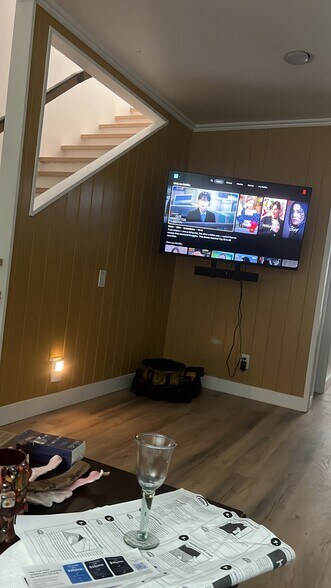New 55 inch tv and accent wall - 3512 Pacific Ave