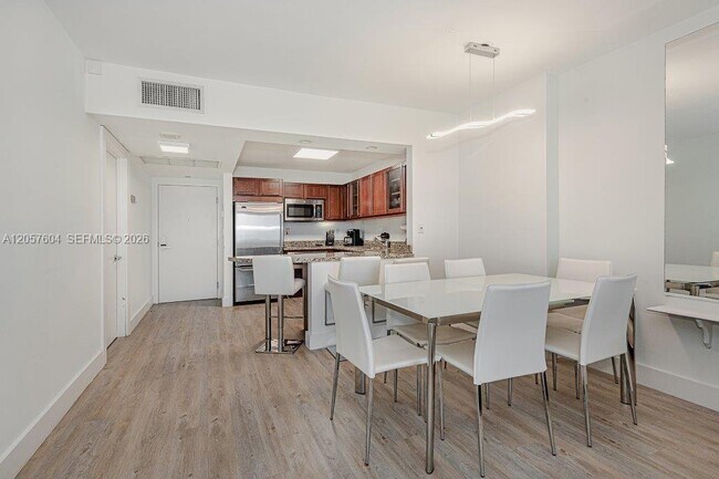 Building Photo - 2301 Collins Ave
