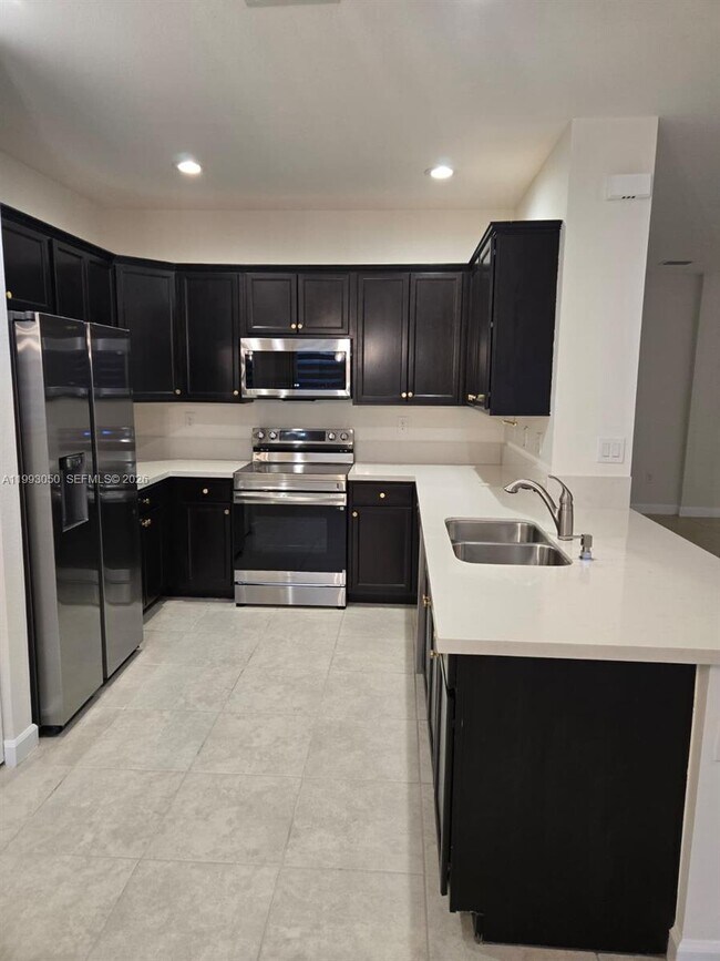 Building Photo - 4268 SW 166th Ct