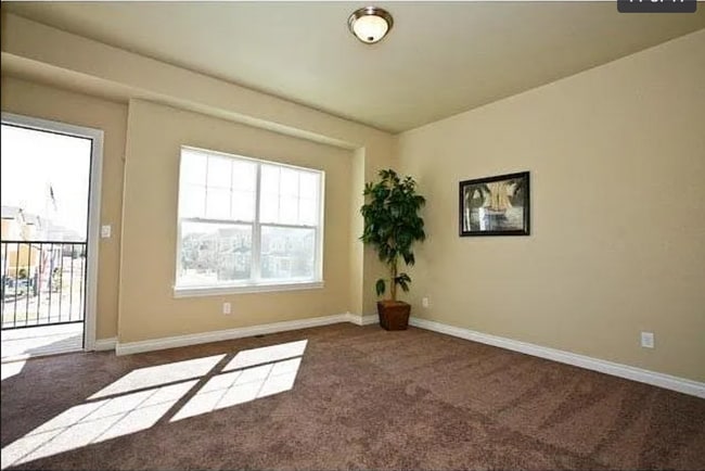 Building Photo - Great Townhome in Fort Collins