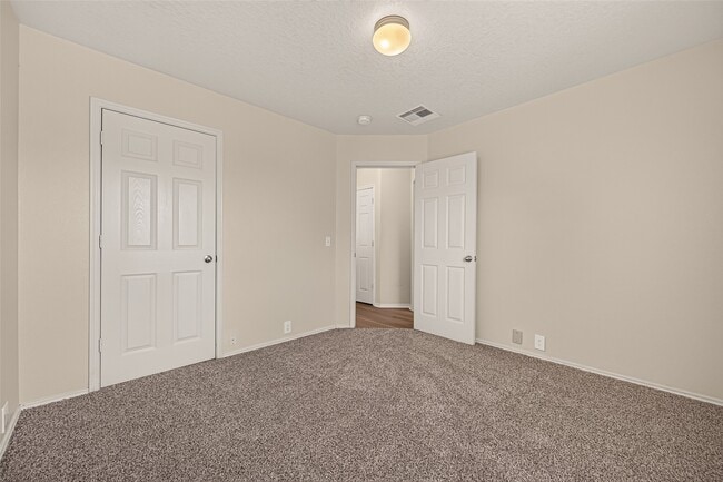 Building Photo - 18915 S Lyford Dr