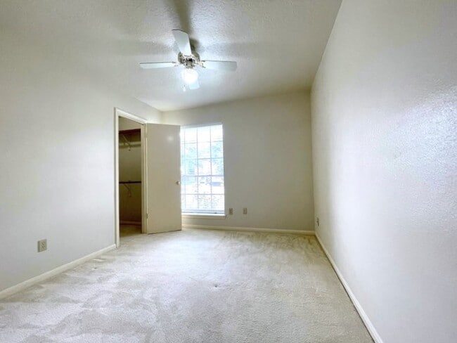 Building Photo - 15514 Heritage Country Ct