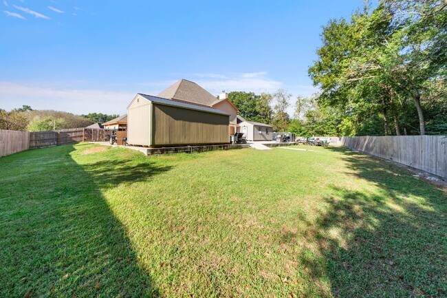 Building Photo - 213 E Peck Blvd