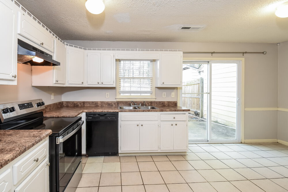 Building Photo - 1651 Winchester Way SE