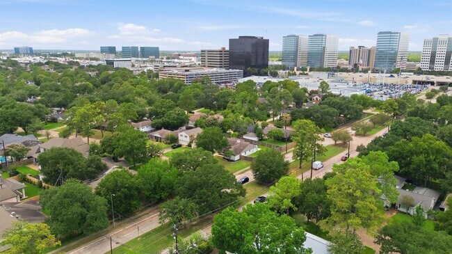 Building Photo - 14002 Myrtlea Dr