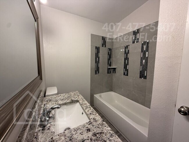 Building Photo - 6240 Bolling Dr