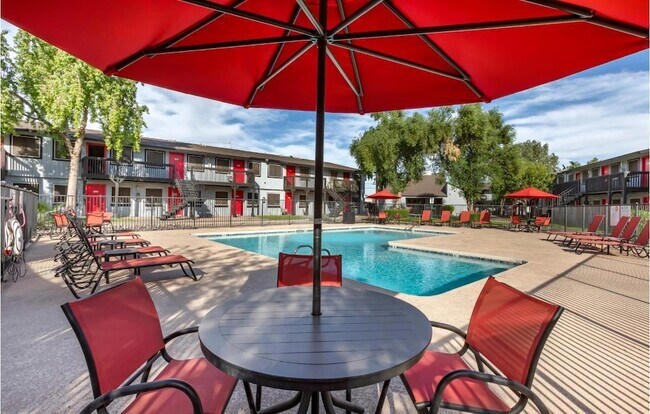 Building Photo - 2025 W Indian School Rd