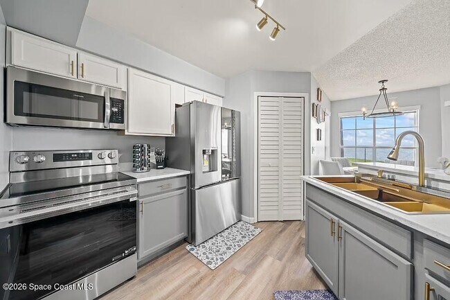 Building Photo - 7060 US-1
