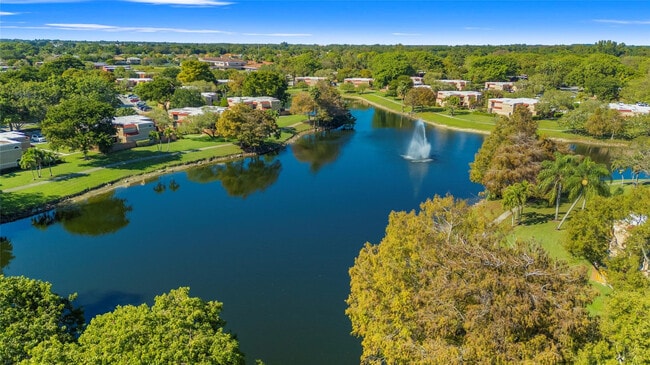 Building Photo - 22940 Oxford Pl