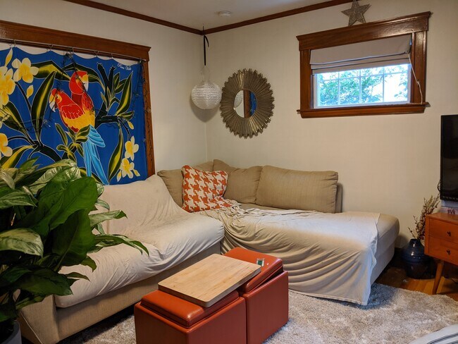 Building Photo - 6 Bagnal St