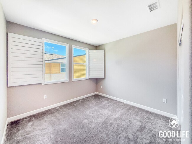 Building Photo - 2BD/2BA home in Mira Mesa with Private Balcony, Pool & 2-Car Garage