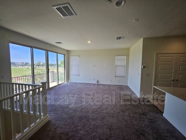 Building Photo - 4061 E Pony Ln