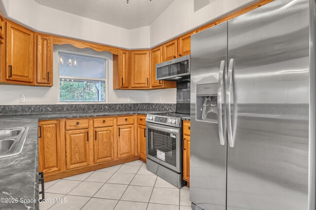 Building Photo - 4165 Eola Ave