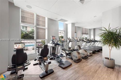 Building Photo - 1100 S Miami Ave