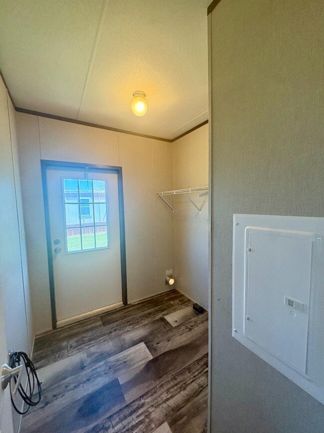 Building Photo - 150 Private Road 1610
