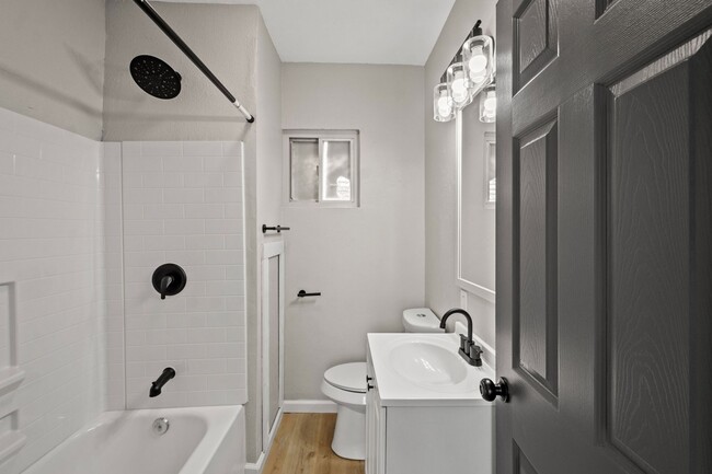 Building Photo - Beautiful 2 bedroom home in Homestead available August 1!