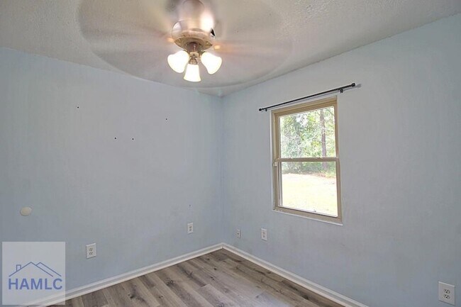 Building Photo - 1062 Kelly Dr