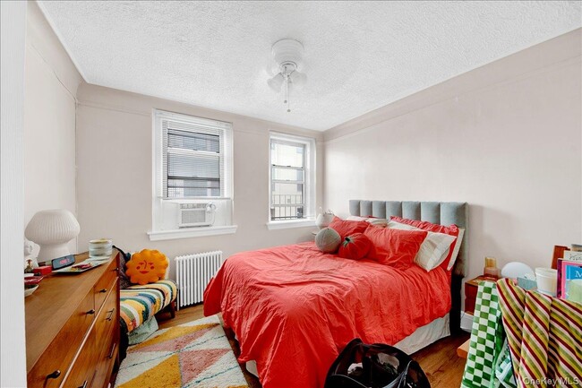 Building Photo - 7 Greenridge Ave