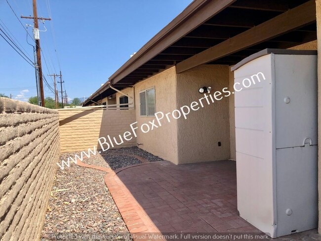 Building Photo - 1188 N Sonoita Ave