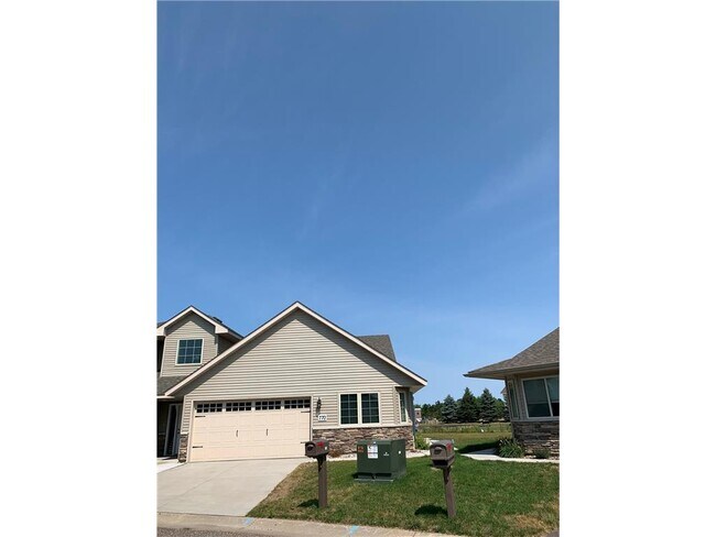 Primary Photo - 770 Plum Tree Ln