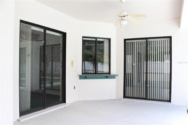 Building Photo - 2228 Lake Holloway Blvd