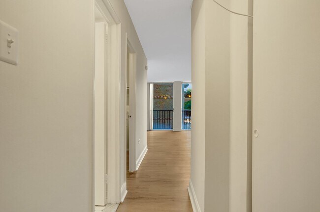 Building Photo - Studio Condo with all utilities included for rent!