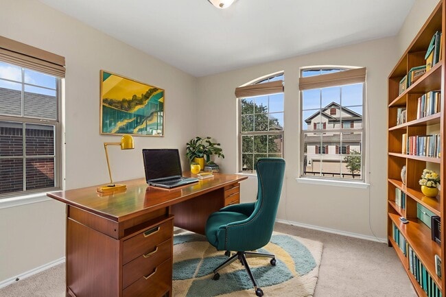 Building Photo - 1230 Nicholas Manor