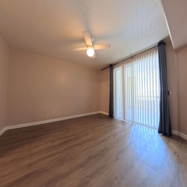 Building Photo - Next To Durango Casino | Gated Community | Laminate Floors | Community Fitness