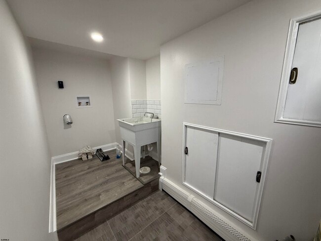 Building Photo - 102 S Raleigh Ave