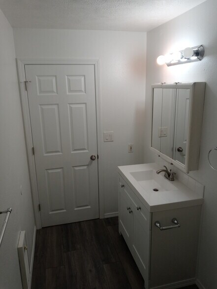 Bathroom - 1712 E Cataldo Ave