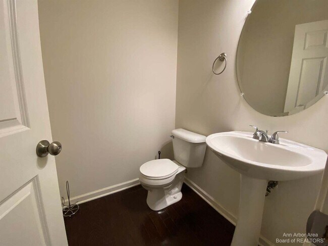 Building Photo - 4430 Montith Dr