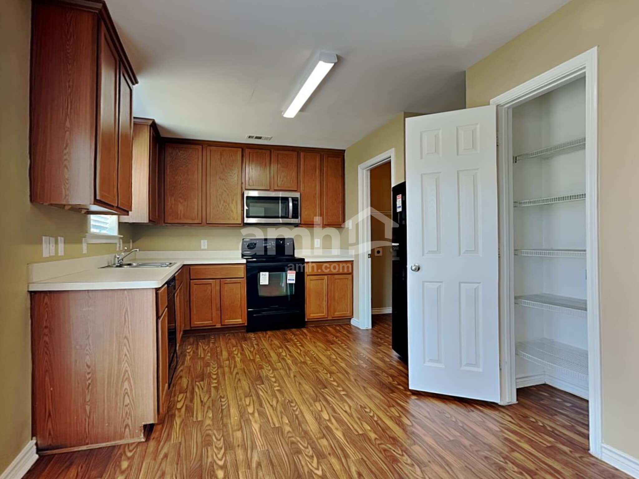 Building Photo - 8923 Wild Rose Ln