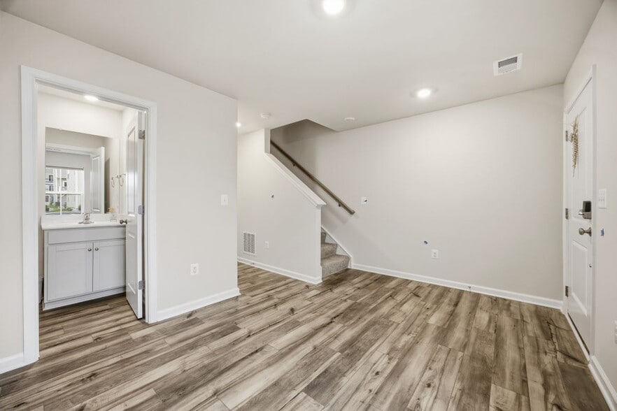 Building Photo - 336 Mineral Springs Rd