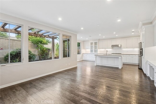 Building Photo - 102 Brindisi