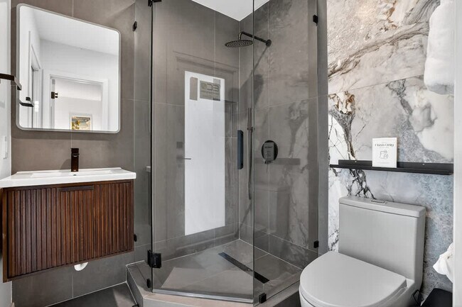 Building Photo - 5760 NE 18th Ave