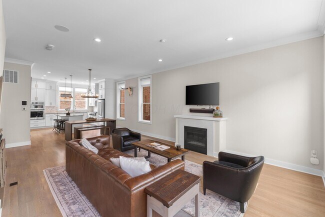Building Photo - 293 Auden Ave