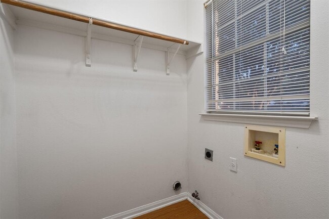 Building Photo - 2913 Whisper Oaks Ln