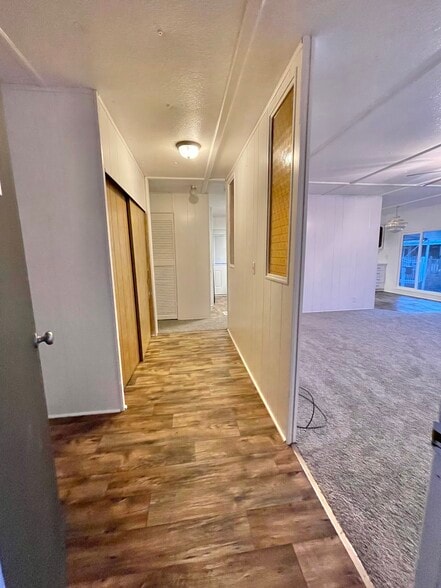 Building Photo - 2322 Tacoma Rd E