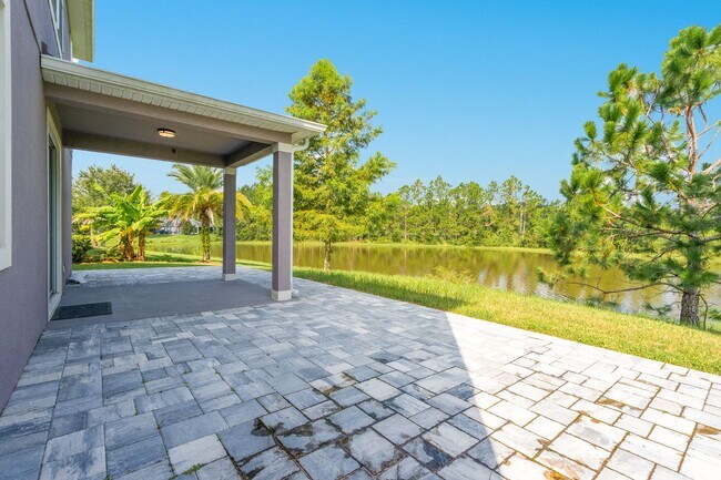 Building Photo - Spacious 4 Bedroom Home with Loft – Prime ...
