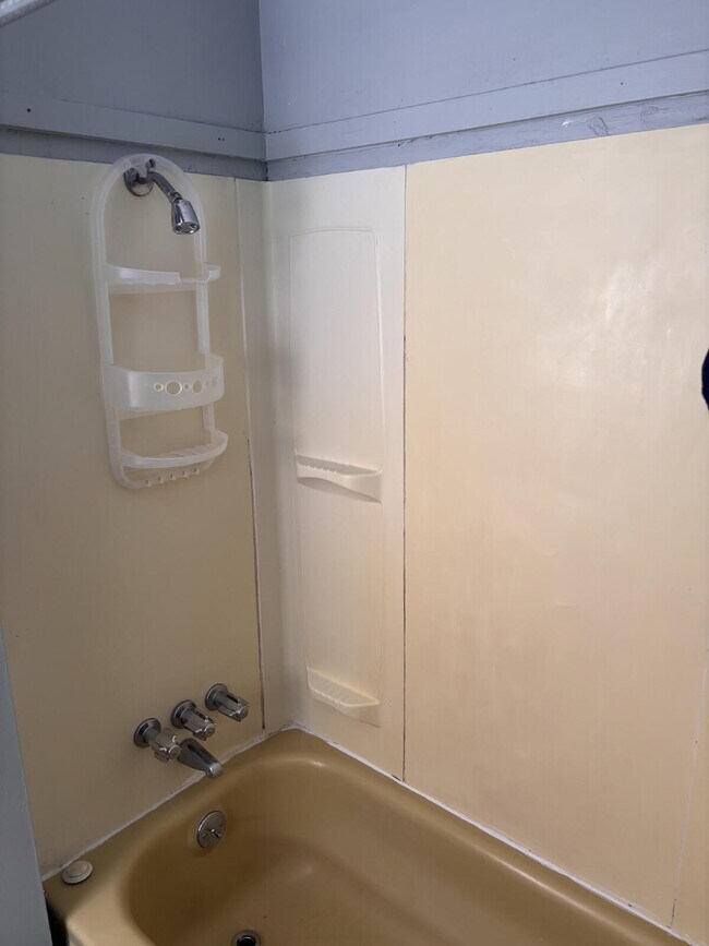 Building Photo - 1BR/1BA Apartment – Prime Location Near Downtown Bath!