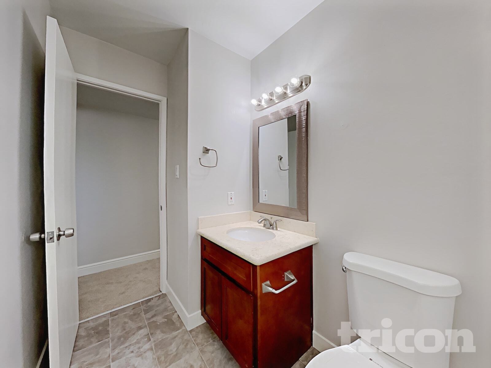 Building Photo - 4673 Tallyho Dr