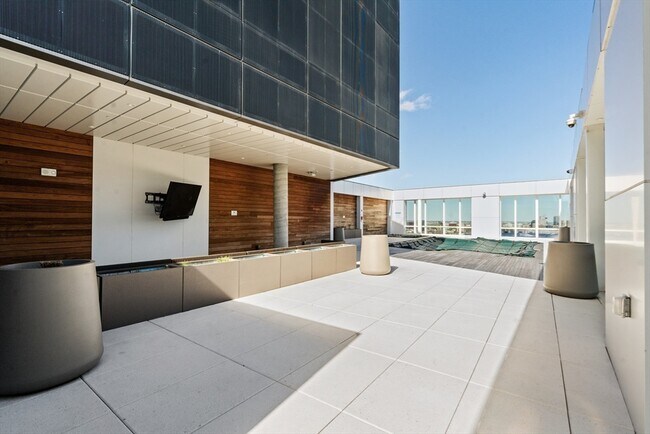 Building Photo - 188 Brookline Ave