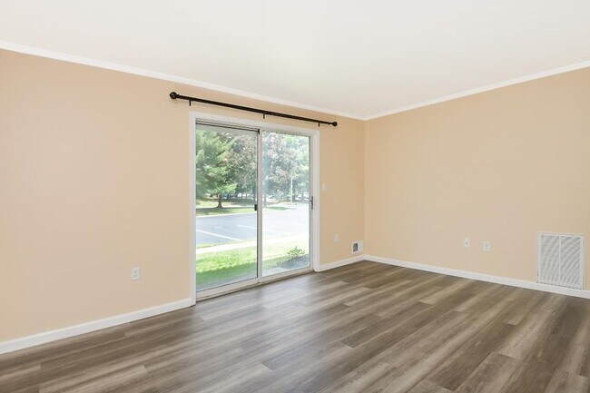 Building Photo - 11 Coral Tree Ct