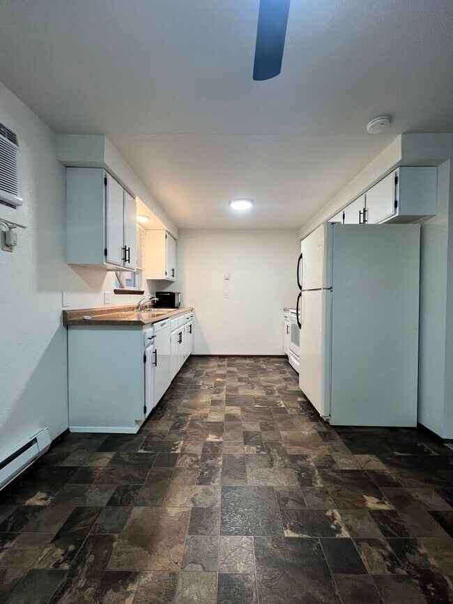 Building Photo - 500/502 Conway Pl*