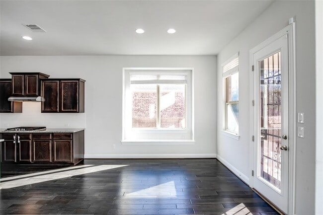 Building Photo - 2633 Steece Wy