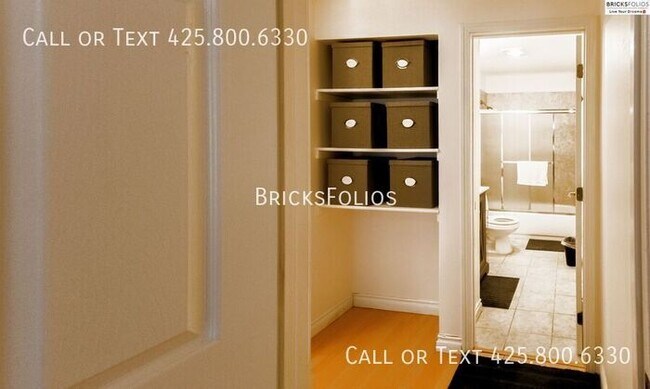 Building Photo - Prime Bellevue Condo, conveniently located...