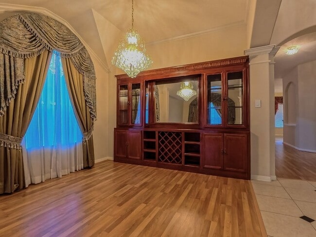 Building Photo - 15811 Sandisfield Ln